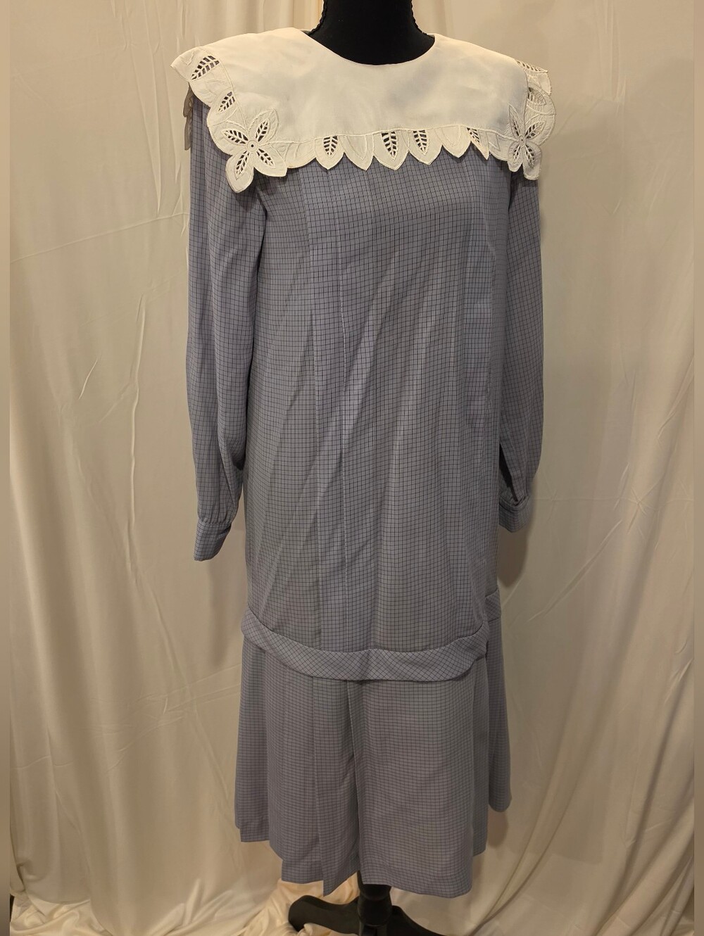 Vintage In The Mood Dress Women’s Size 8 Lace Collar Long Sleeve Retro Polyester